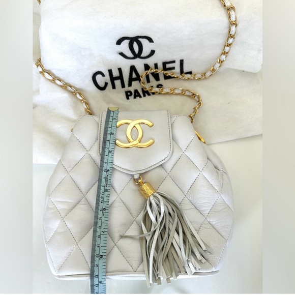 Designer White Quilted Leather Bag with Tassel & Gold Chain and Logo - Picture 7 of 8